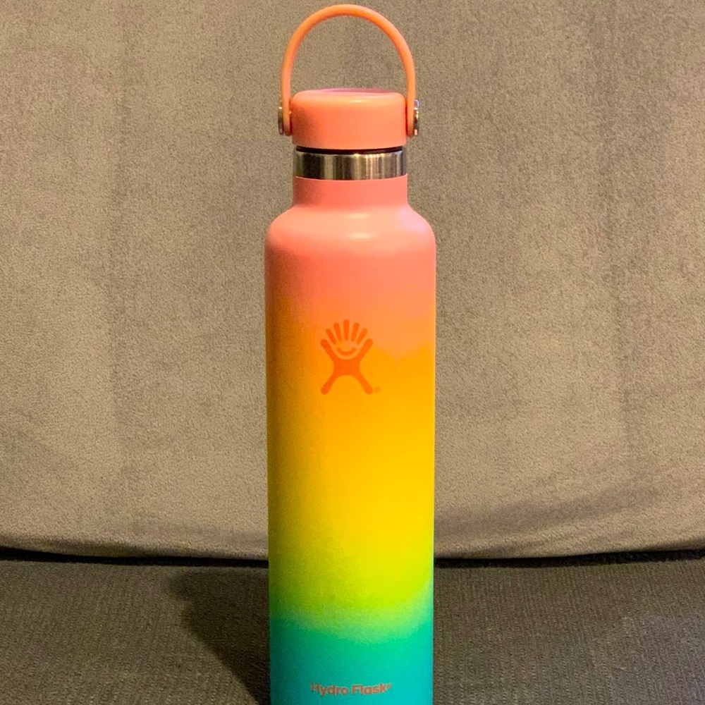 HydroFlask 24oz Hawaiian Rainbow Shave Ice Limited Edition Water Bottle - RARE!